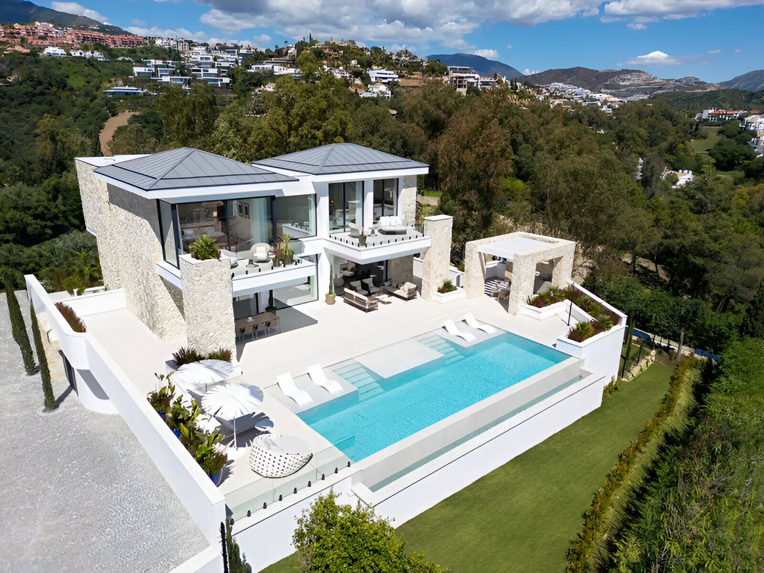 Villa in Marbella, Andalusia, Spain 1 - 16110910