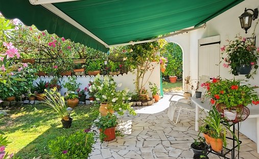 House in Pessac, Nouvelle-Aquitaine, France 1