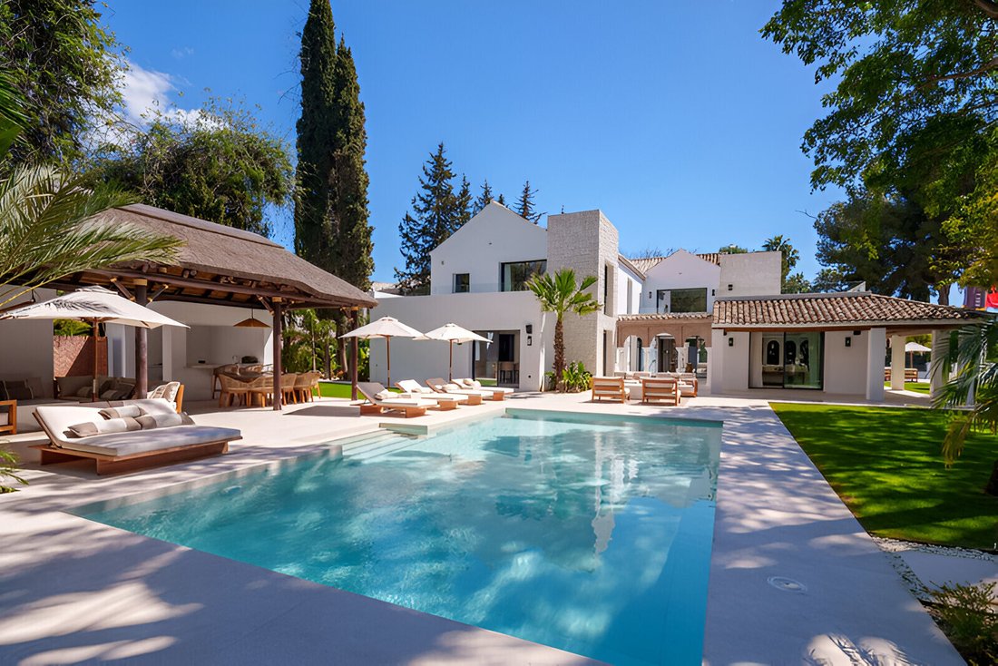 Villa in Nueva Andalucia, Marbella, Spain 2 - 16110994