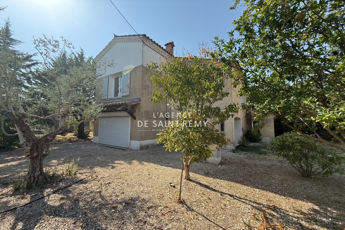 Villa in Saint-Rémy-de-Provence, Provence-Alpes-Côte d'Azur, France 3 - 16042988