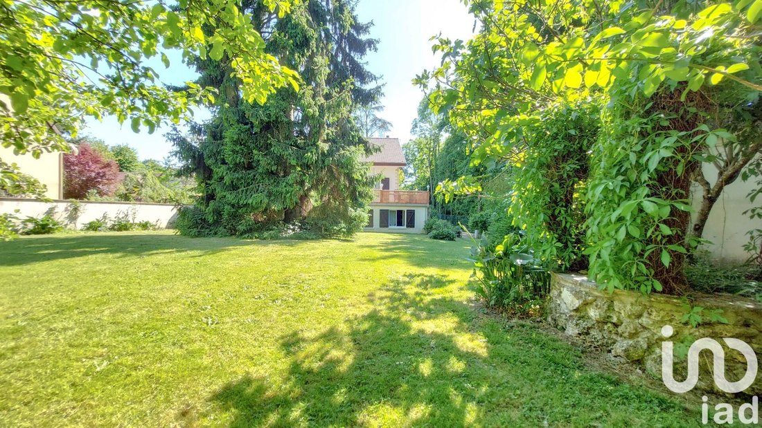 House in Le Mesnil-Saint-Denis, Ile-de-France, France 4 - 16109222