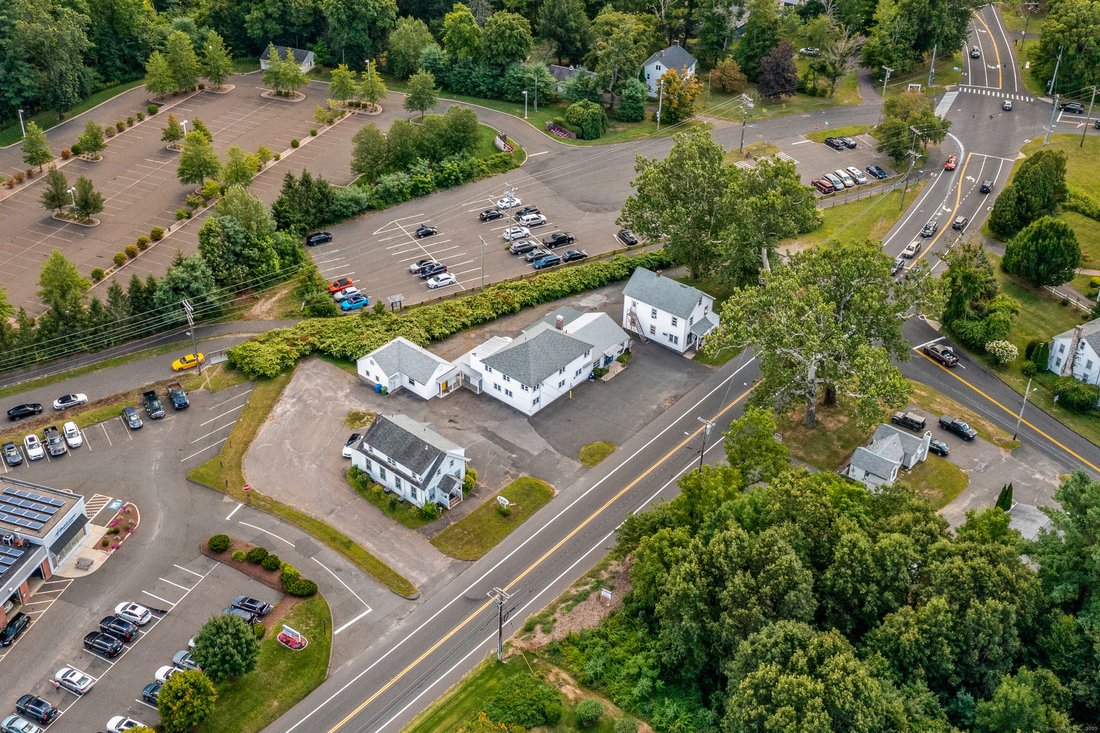 Simsbury, Connecticut, United States 1 - 16113411