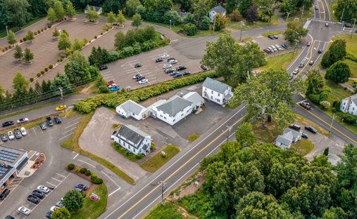 Simsbury, Connecticut, United States 1