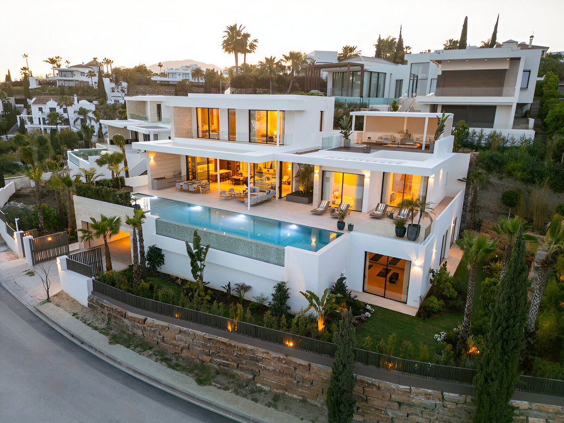 Villa in Benahavis, Andalusia, Spain 4 - 16110906