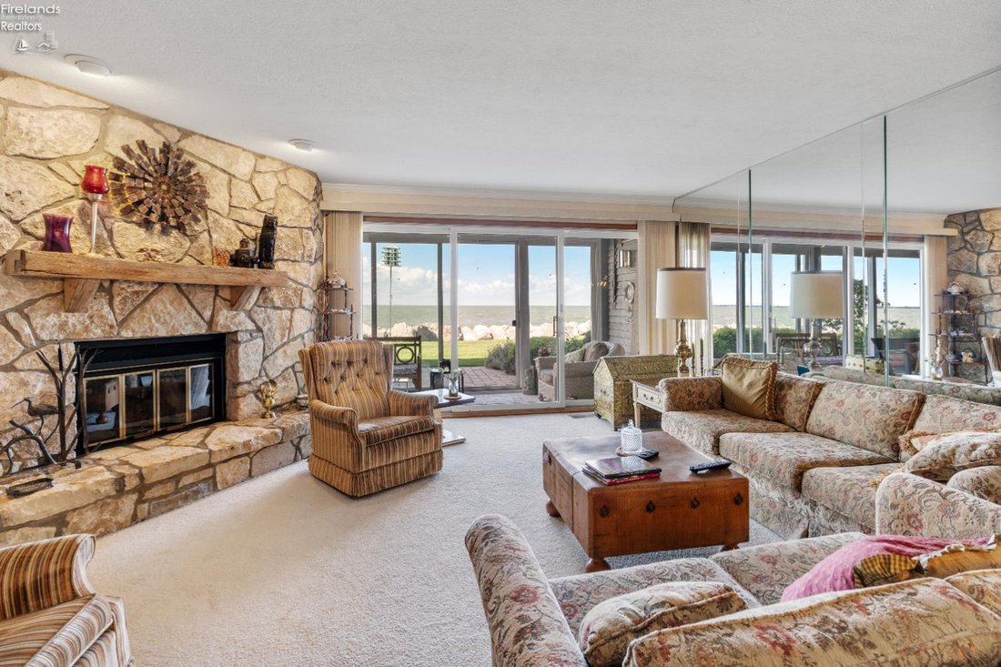 Condo in Port Clinton, Ohio, United States 5 - 16110331