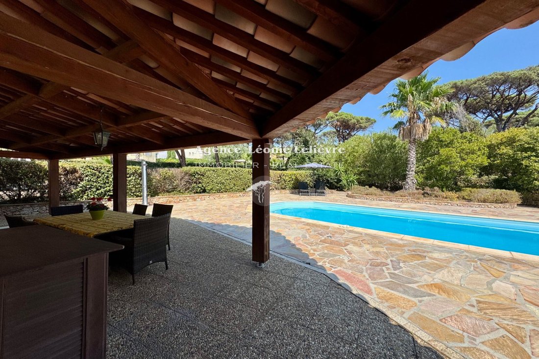 Villa in Les Issambres, Roquebrune-sur-Argens, France 3 - 16108598