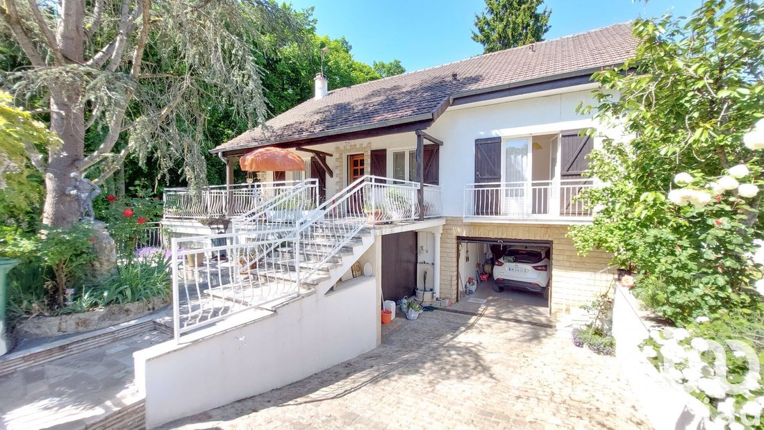 House in Le Mesnil-Saint-Denis, Ile-de-France, France 2 - 16109222