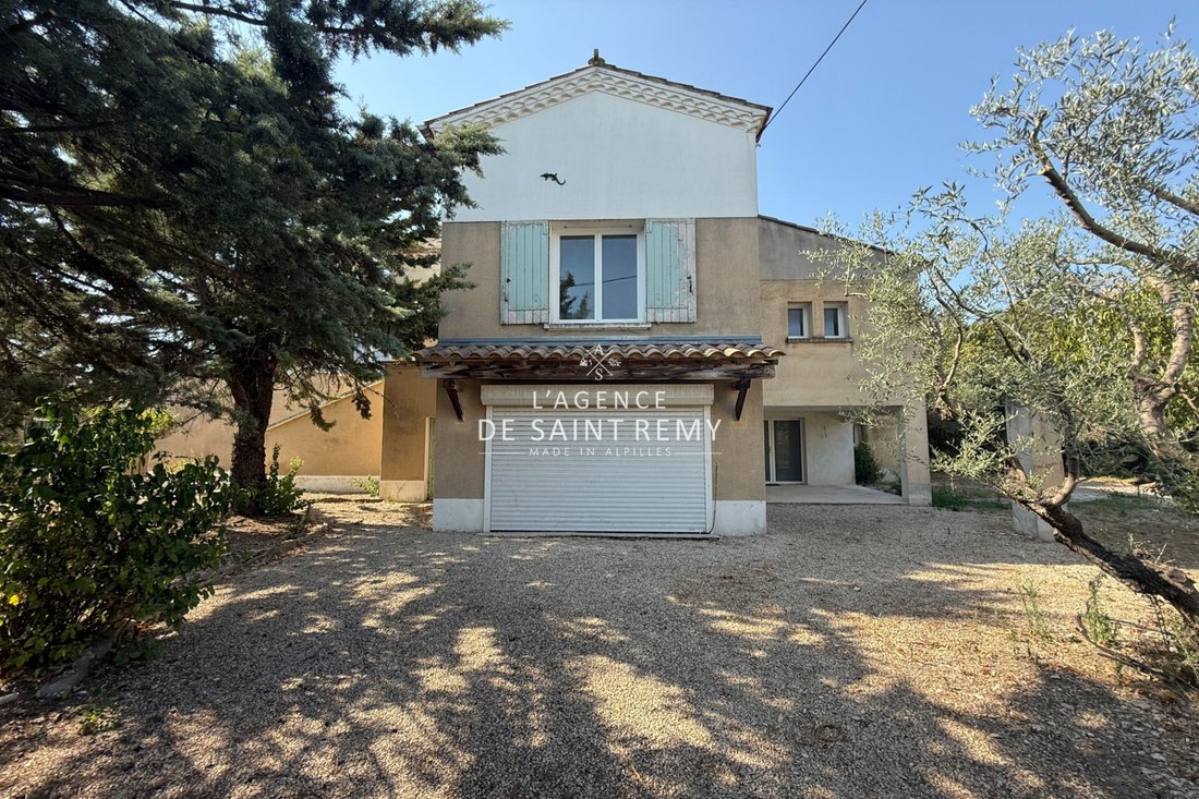 Villa in Saint-Rémy-de-Provence, Provence-Alpes-Côte d'Azur, France 2 - 16042988