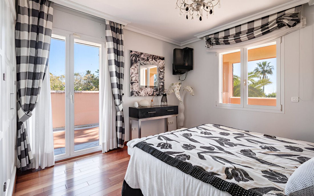Villa in Cancelada, Estepona, Andalusia 3 - 16110856