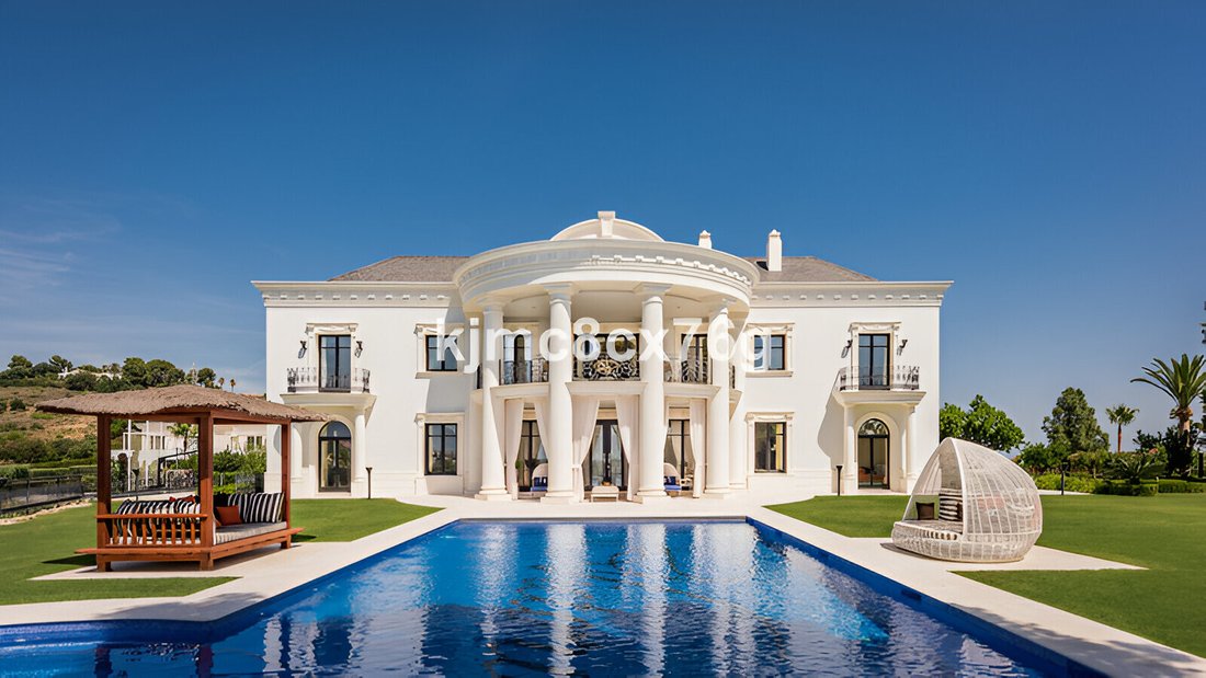 Villa in Elviria-Cabopino, Marbella, Spain 1 - 16111024