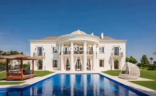 Villa in Elviria-Cabopino, Marbella, Spain 1