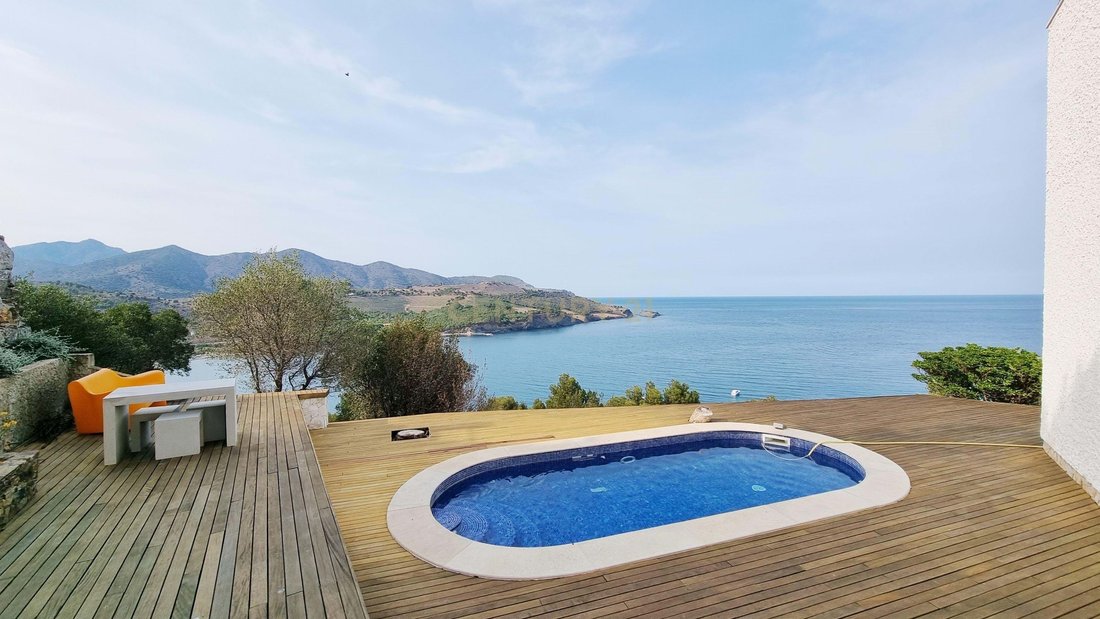 Villa in Llanca, Catalonia, Spain 2 - 16111109