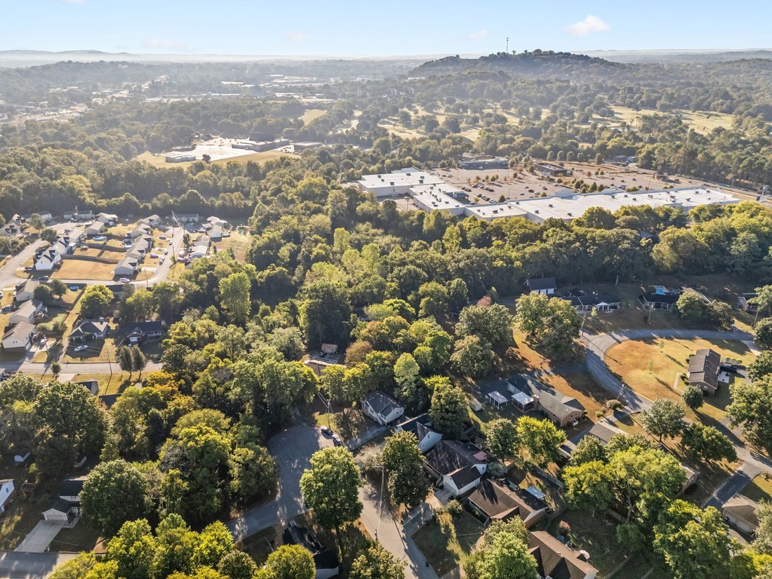 Land in Columbia, Tennessee, United States 2 - 16110209