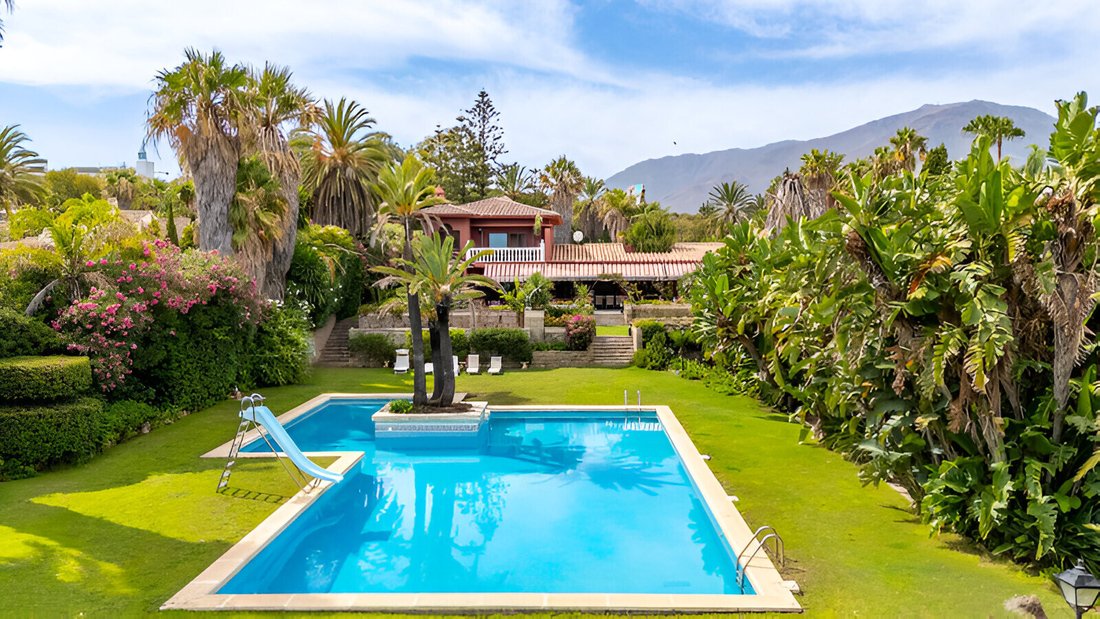 Villa in Estepona, Andalusia, Spain 1 - 16110877