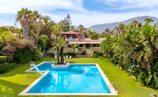 Villa à Estepona, Andalousie, Espagne 1