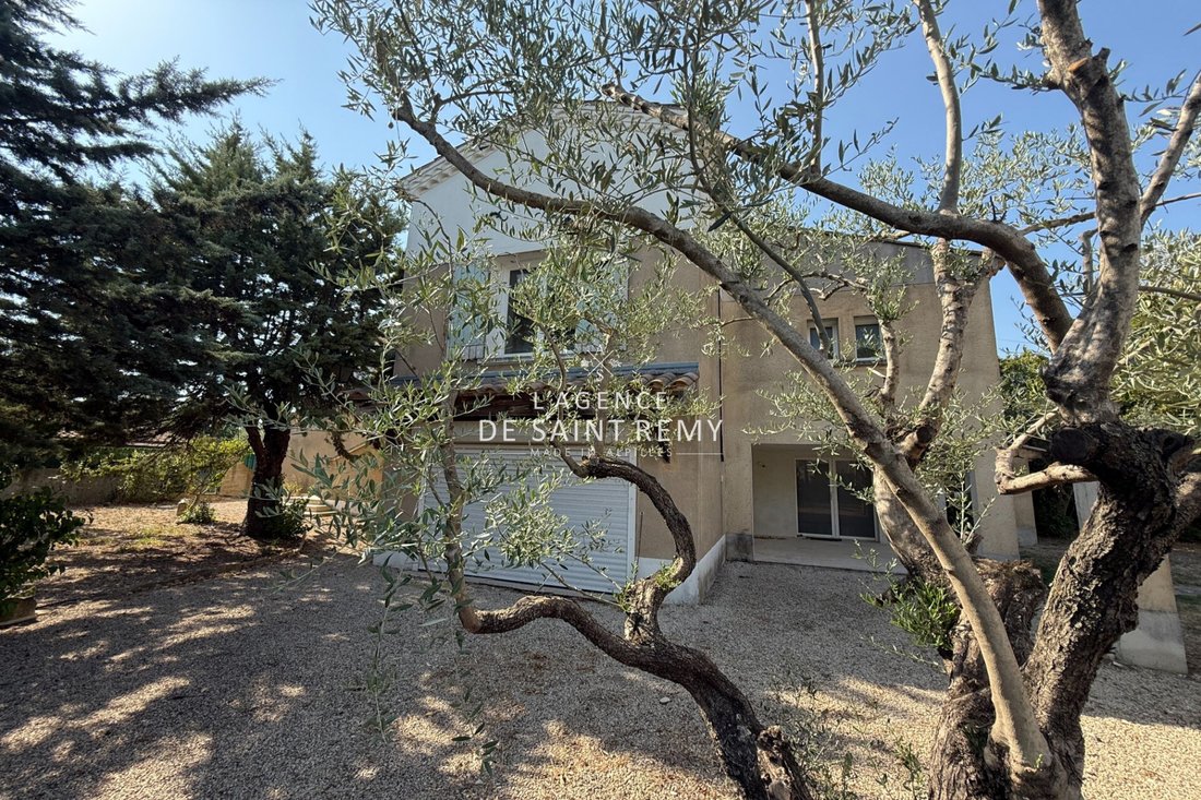 Villa in Saint-Rémy-de-Provence, Provence-Alpes-Côte d'Azur, France 1 - 16042988
