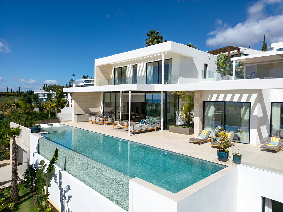 Villa in Benahavis, Andalusia, Spain 1 - 16110906