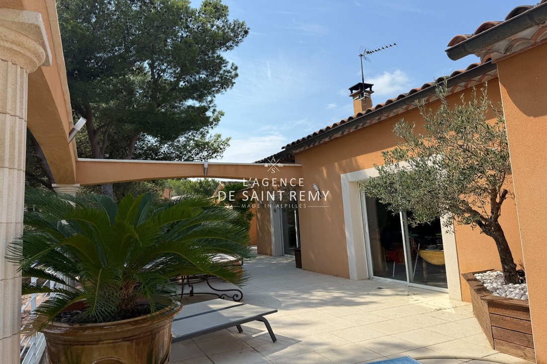 Villa in Les Cariatides, Beaucaire, France 3 - 16108608