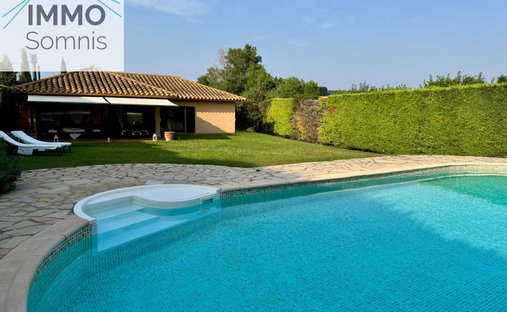 Villa en Navata, Cataluña, España 1