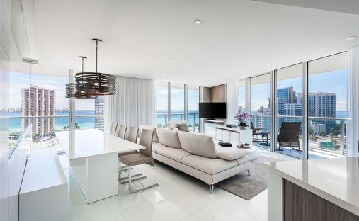 Condo in Miami Beach, Florida, United States 1