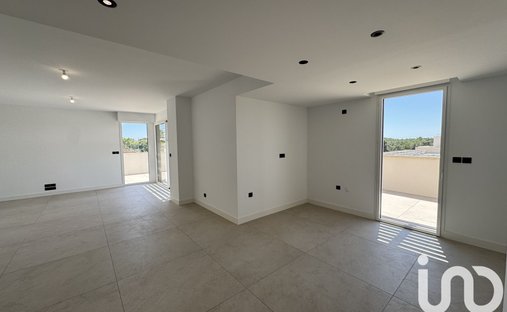 Apartment in Sud, Castries, France 1