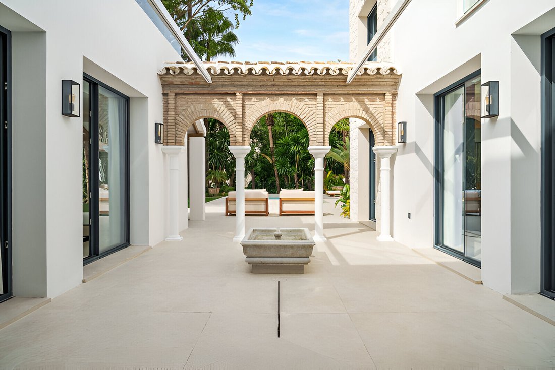 Villa in Nueva Andalucia, Marbella, Spain 5 - 16110994