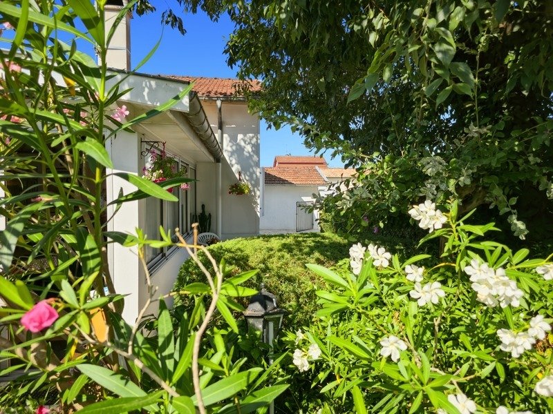 House in Pessac, Nouvelle-Aquitaine, France 2 - 16113296