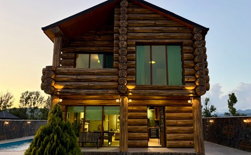 House in Bazaleti Lake, Mtskheta-Mtianeti, Georgia 1