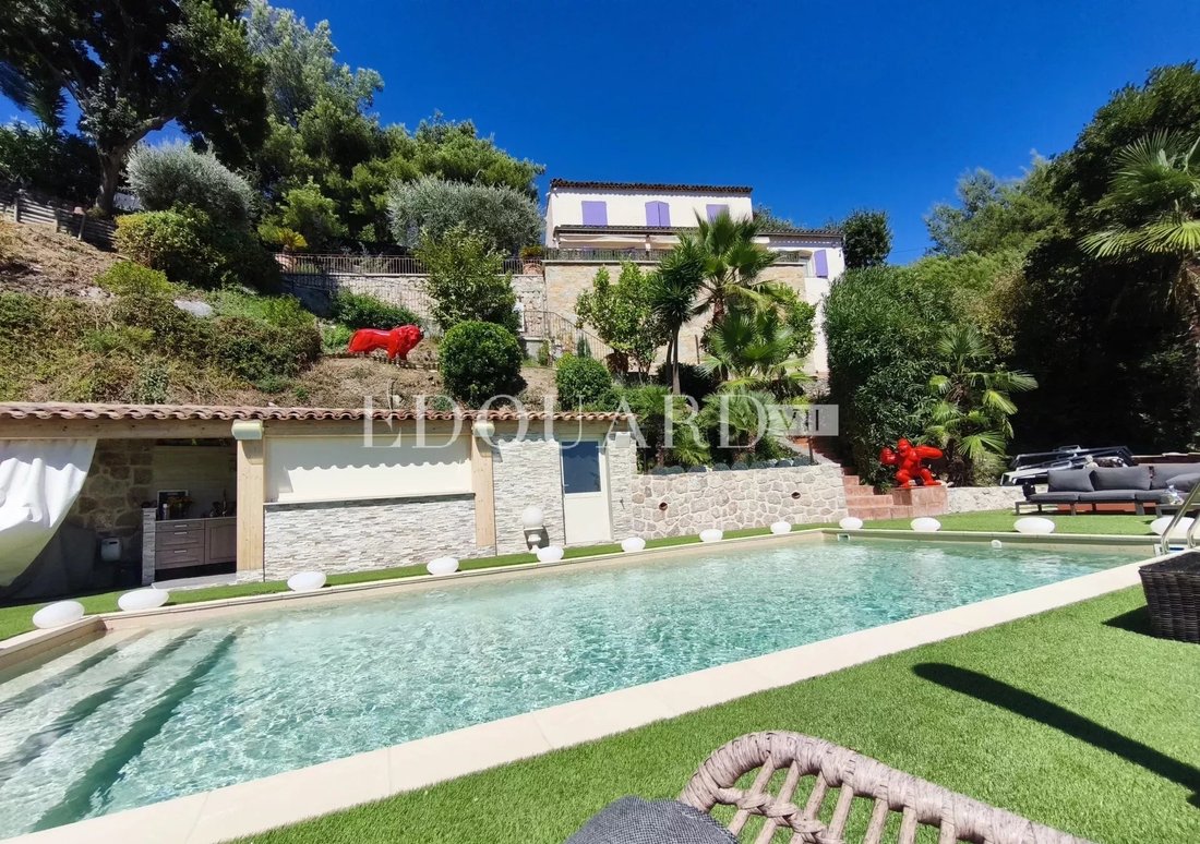 Villa in Menton, Provence-Alpes-Côte d'Azur, Frankreich 1 - 14387935