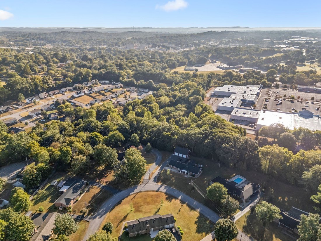 Land in Columbia, Tennessee, United States 5 - 16110209