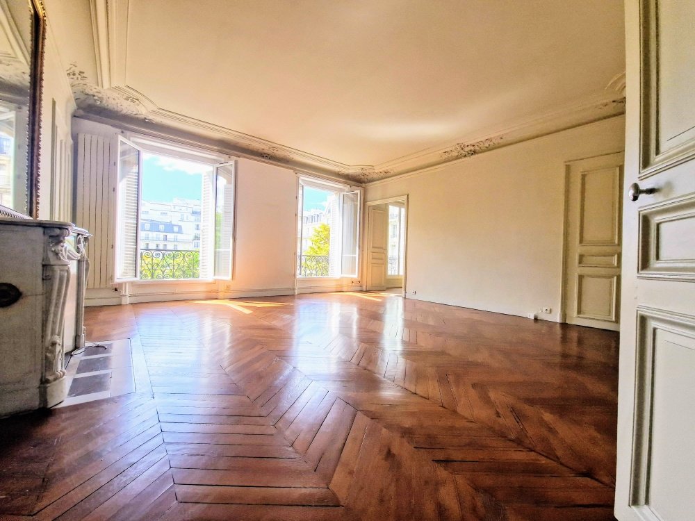 Apartment in Lorette-Martyrs, Paris 9e Arrondissement, Paris 4 - 16114405