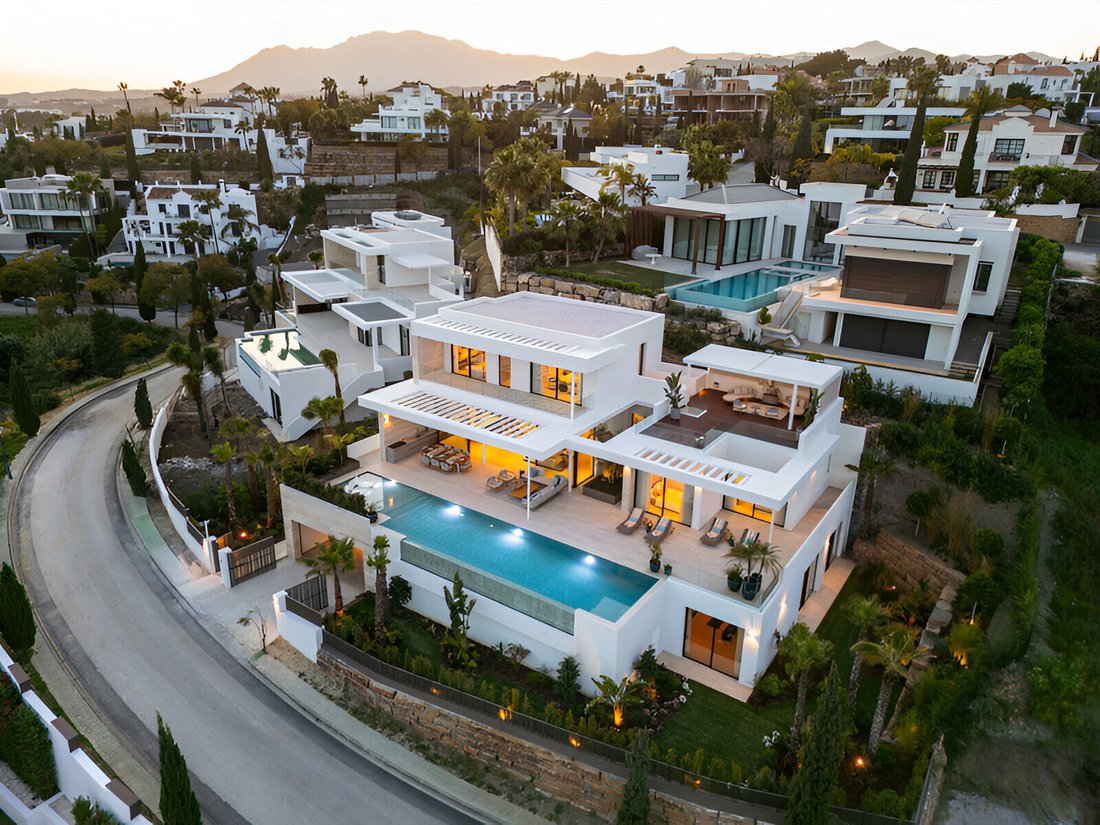 Villa in Benahavis, Andalusia, Spain 3 - 16110906