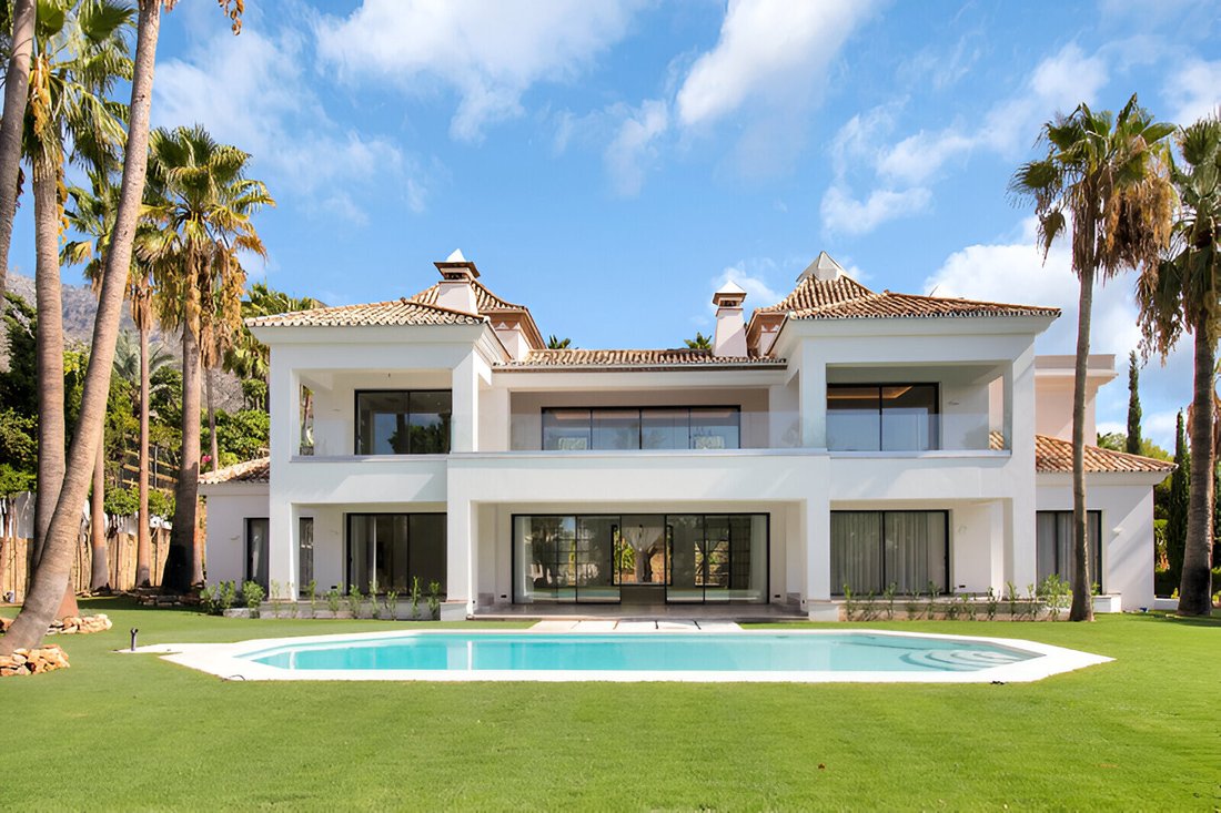Villa in Sierra Blanca, Marbella, Spain 1 - 16110974