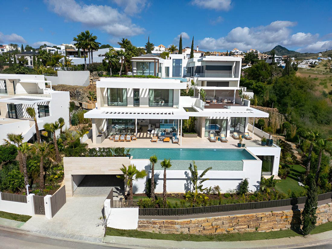 Villa in Benahavis, Andalusia, Spain 2 - 16110906