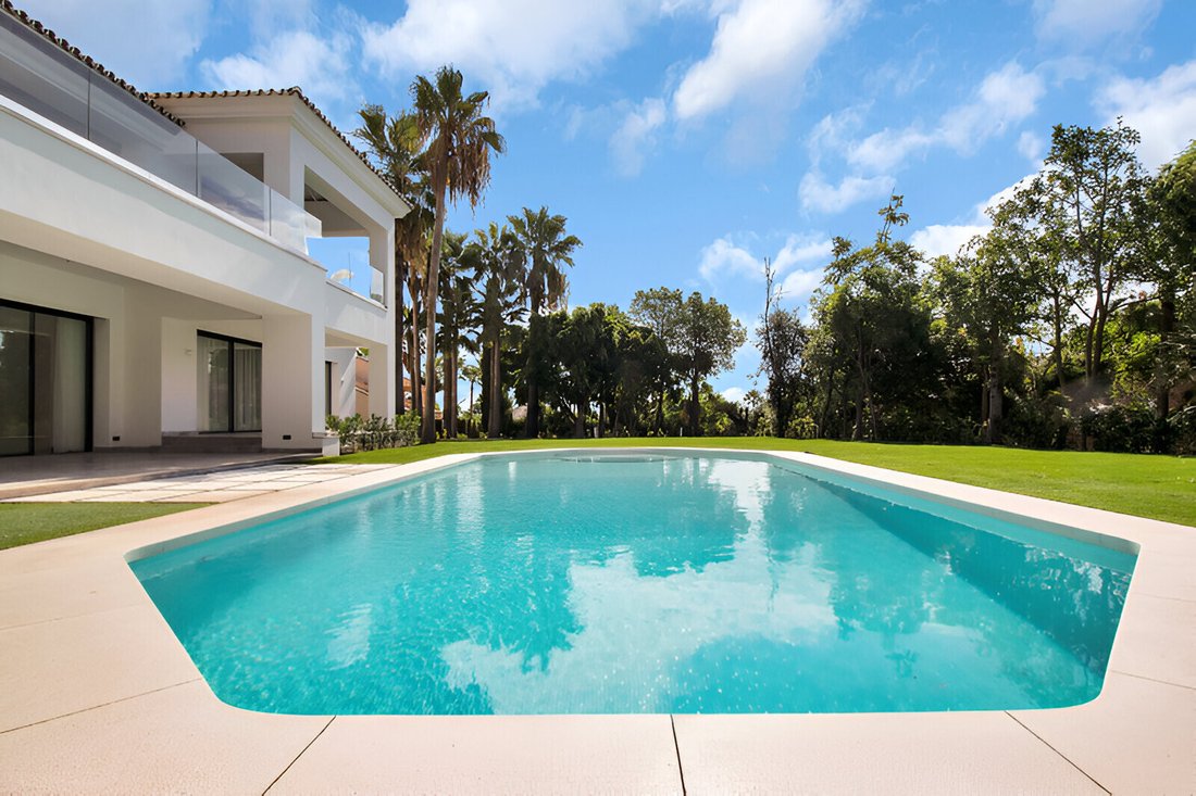 Villa in Sierra Blanca, Marbella, Spain 2 - 16110974