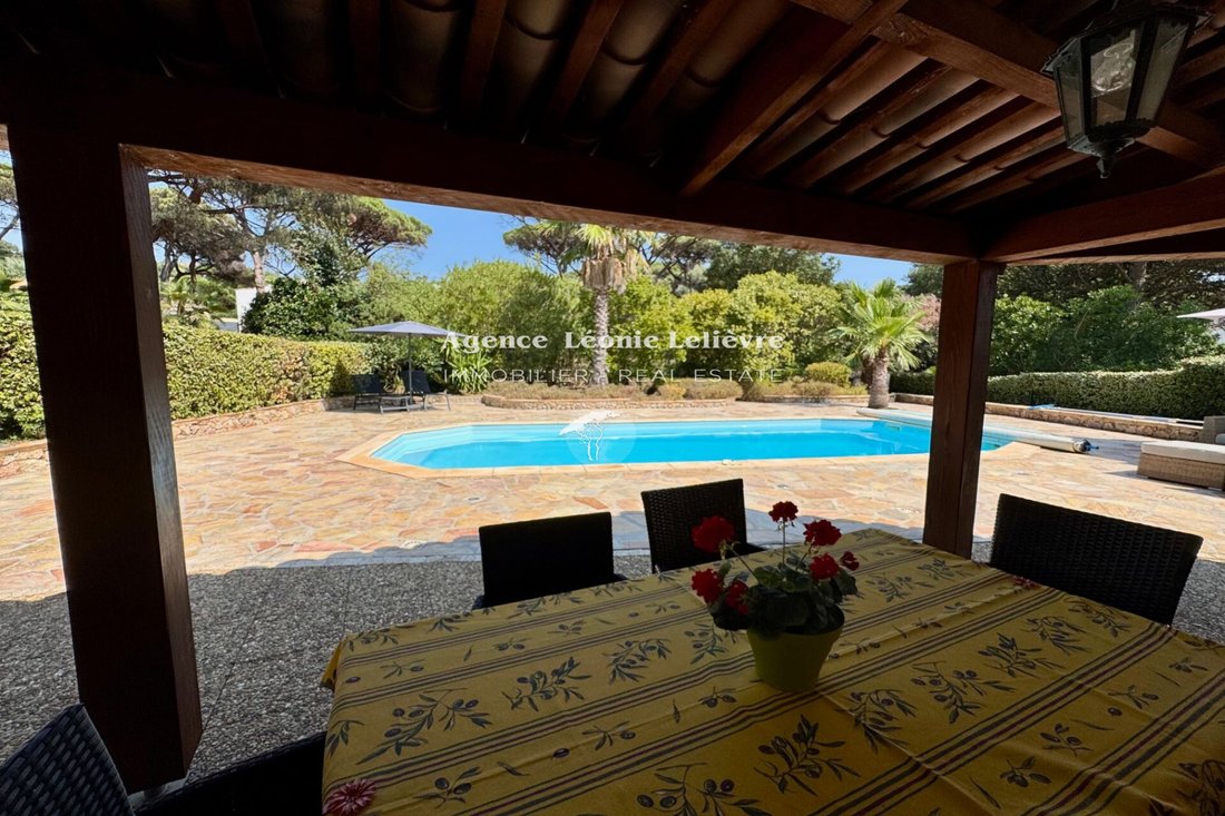 Villa in Les Issambres, Roquebrune-sur-Argens, France 4 - 16108598