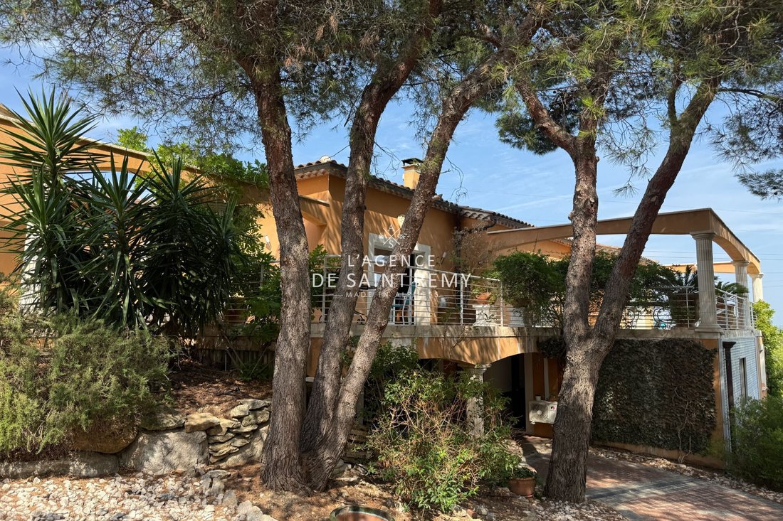 Villa in Les Cariatides, Beaucaire, France 1 - 16108608