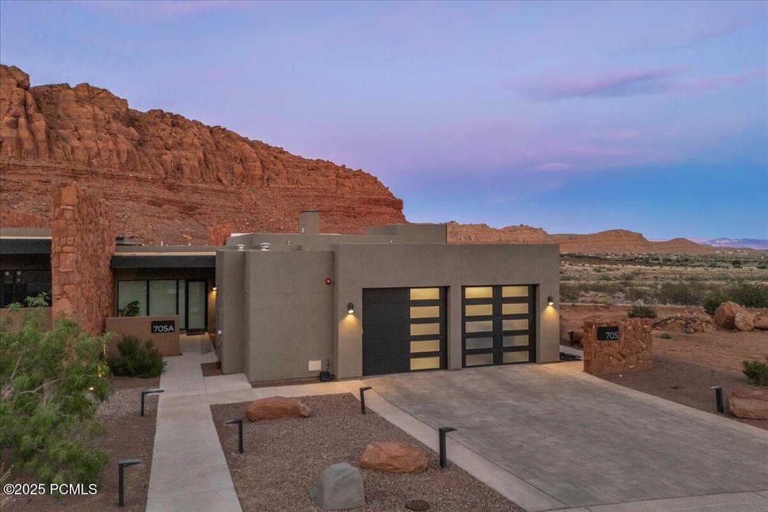 House in Ivins, Utah, United States 2 - 16113345