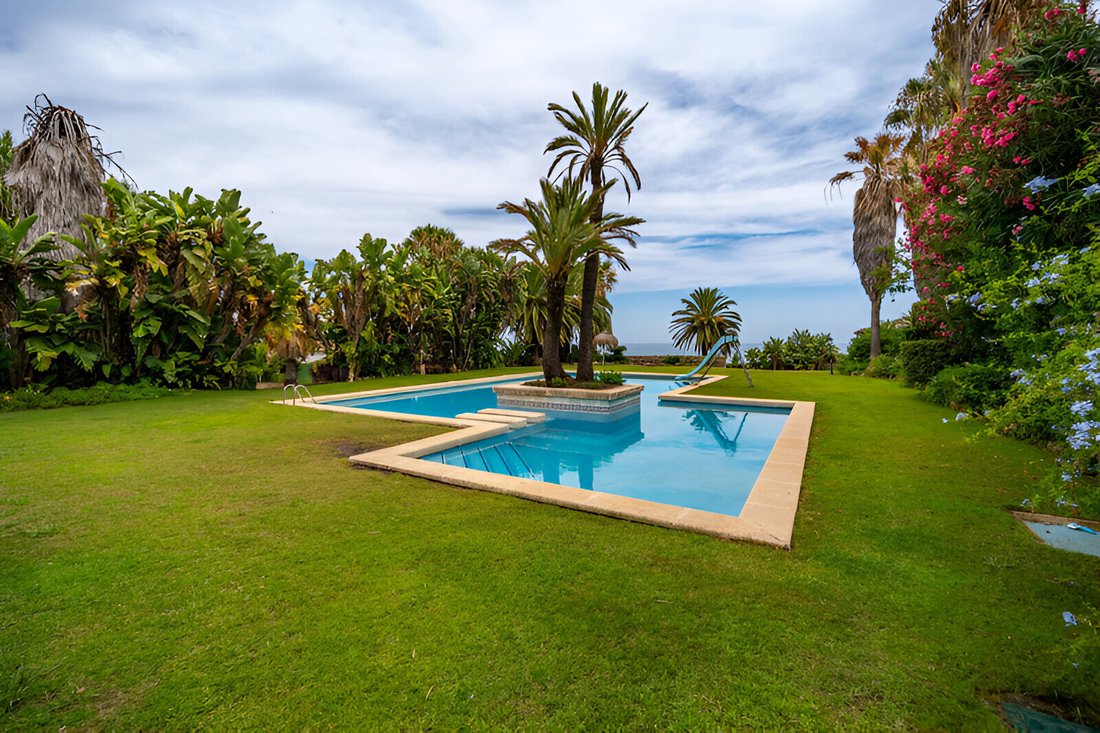 Villa in Estepona, Andalusia, Spain 4 - 16110877
