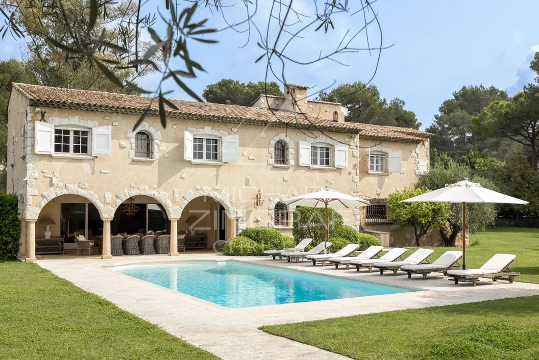 Villa in Mougins, Provence-Alpes-Côte d'Azur, France 3 - 16108425
