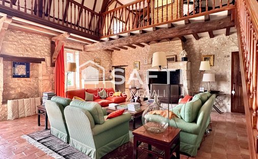 Castle for Sale in Montcaret, Nouvelle-Aquitaine, France