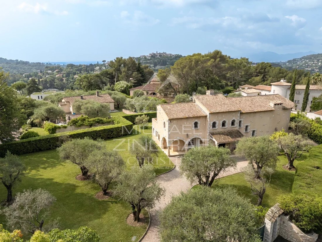 Villa in Mougins, Provence-Alpes-Côte d'Azur, France 2 - 16108425