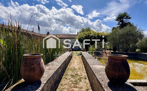 Castle for Sale in Montcaret, Nouvelle-Aquitaine, France