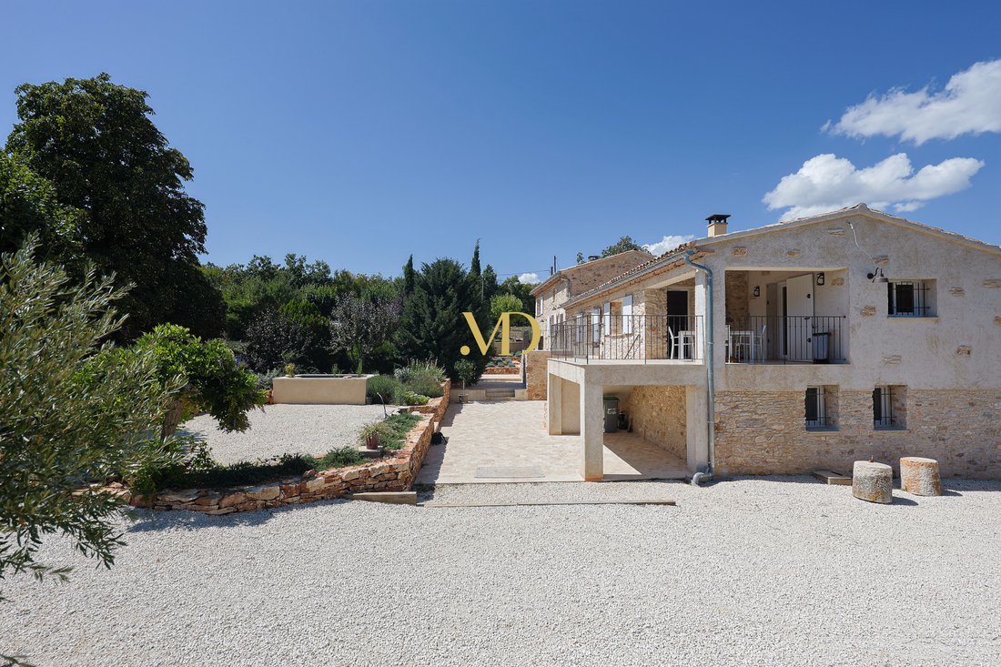 Whispers of Provence: A 10th-Century Farmhouse Reborn in Stone and Light