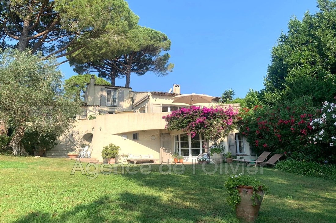 Villa in Valbonne, Provence-Alpes-Côte d'Azur, France 1 - 15717875