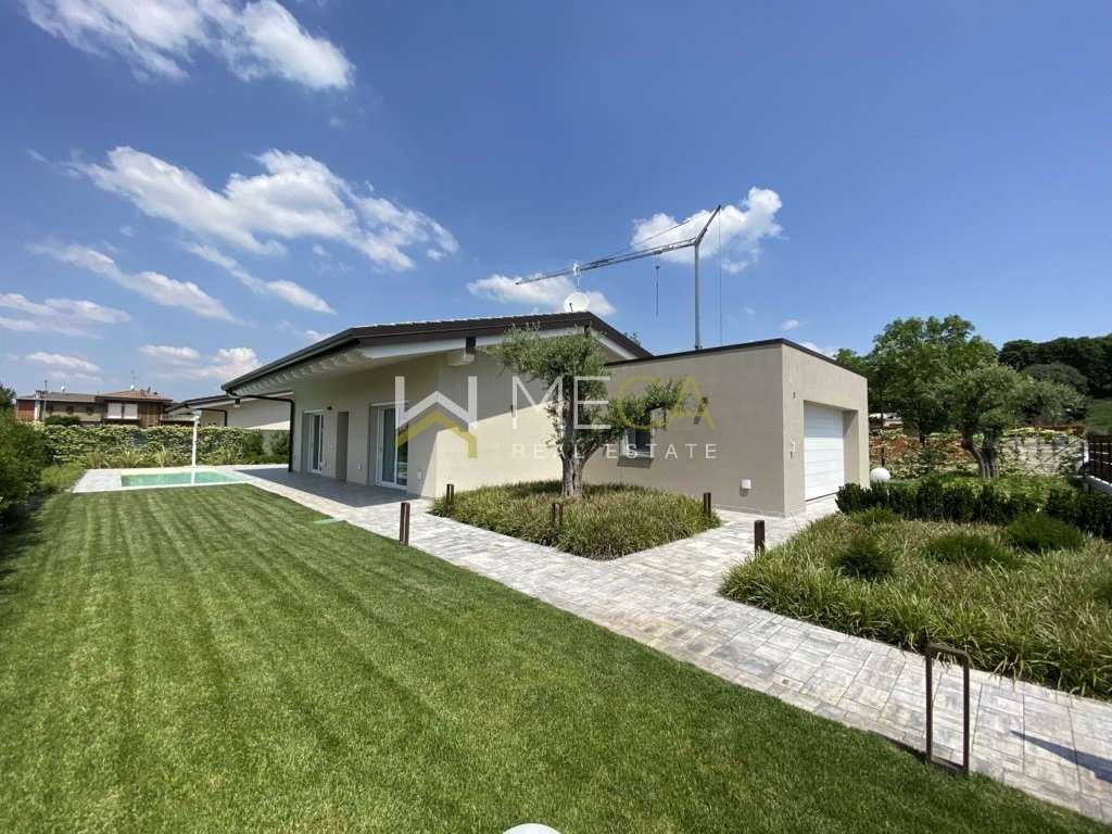 Villa in Entroterra, Desenzano del Garda, Lombardy 2 - 16109623