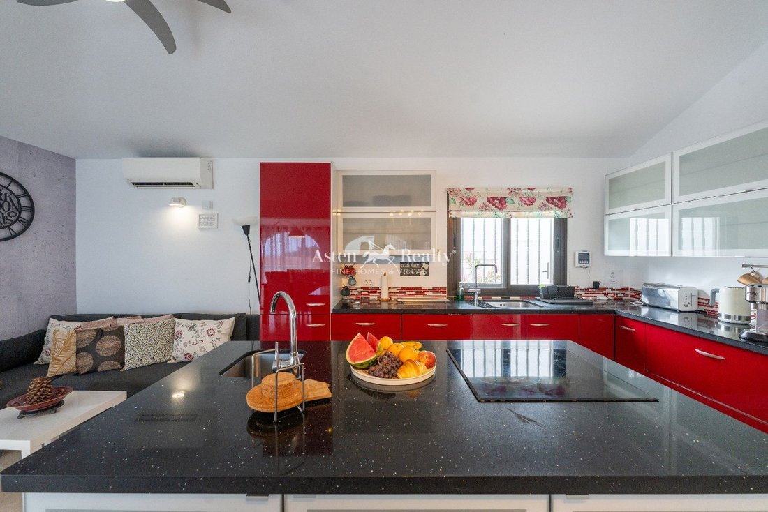 Villa in San Miguel de Abona, Canary Islands, Spain 5 - 16108523