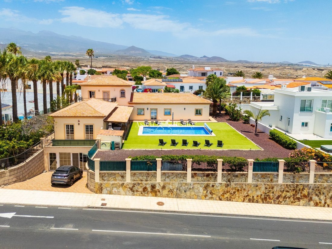Villa in San Miguel de Abona, Canary Islands, Spain 1 - 16108496