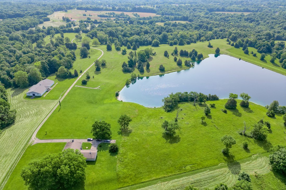 Farm Ranch in Watterson Park, Kentucky, United States 4 - 16114421