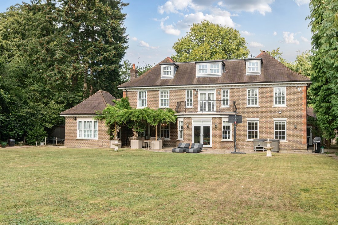 House in Kingswood, Reigate and Banstead, England 2 - 16109710